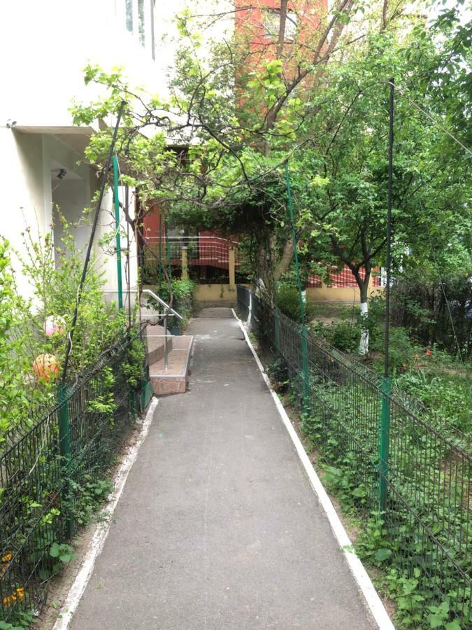 Green Apartment With Terrace 12 Βουκουρέστι Εξωτερικό φωτογραφία